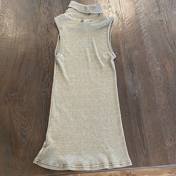 Top - Picture 5 of 8